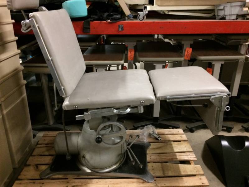 lot 12 image: RETRO STEAMPUNK FUN POWER MULTI POSITIONAL VINTAGE TREATMENT TABLE...WOULD MAKE A REALLY COOL INK BED  MADE BY RITTER AND IN GREAT WORKING CONDITION