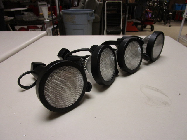 lot 509 image: 4 HALOGEN DISPLAY LIGHTS