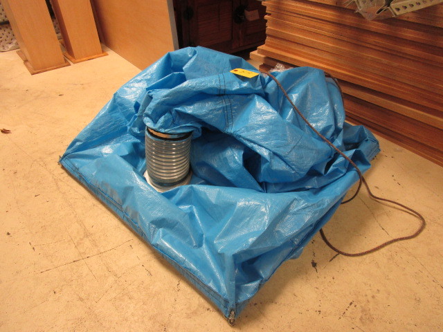 lot 519 image: PACKING PEANUT STORAGE BAG