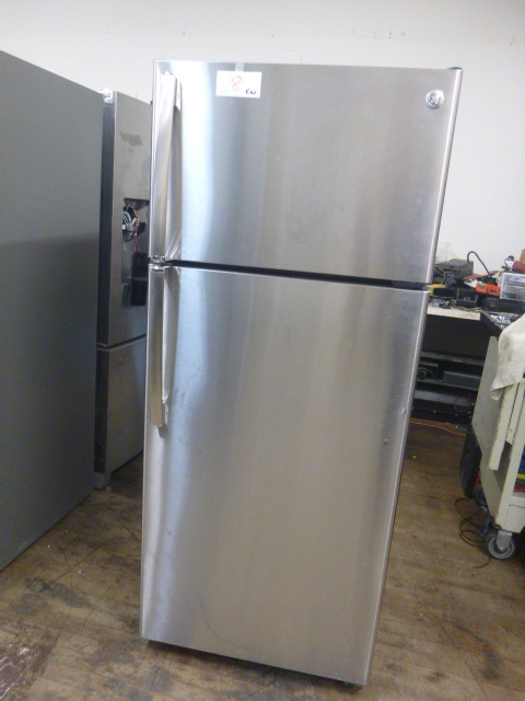 NEW GE RefrigeratorFreezer