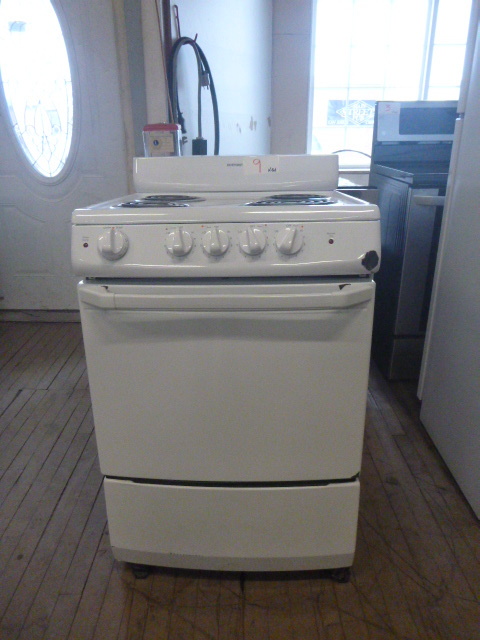 NEW Hotpoint Electric Range