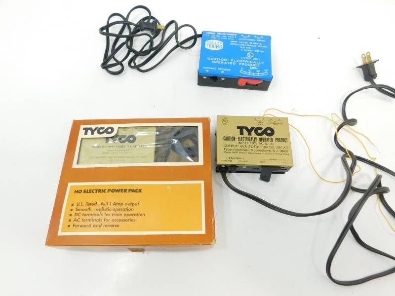 Vntg Tyco HO Electric Train Power packs lot of 4 hobby outlet transformers.