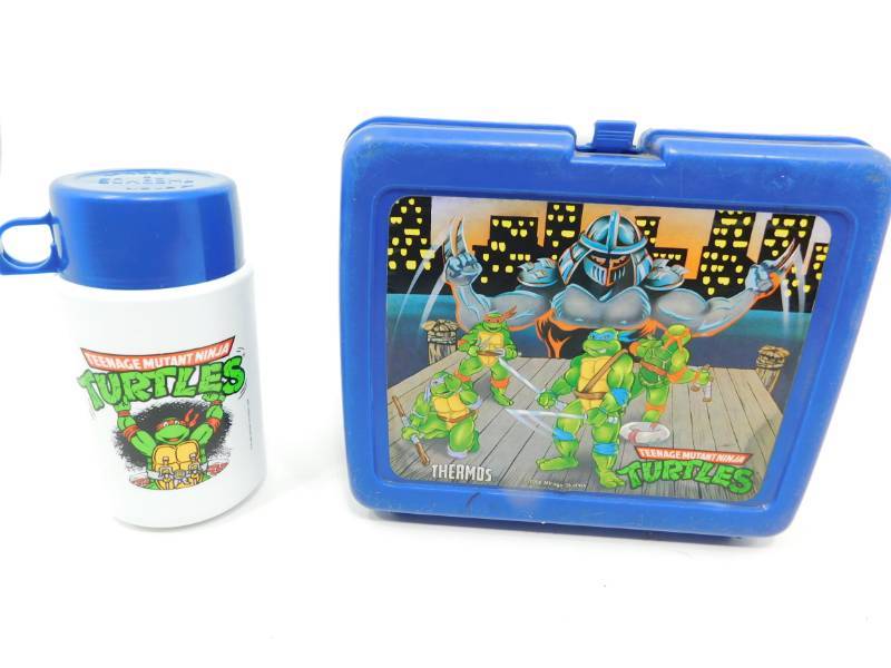 lot 41 image: Teenage Mutant Ninja Turtles Lunch Pail & Thermos