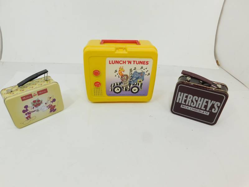 lot 44 image: (Lunch N Tunes) Lunch Pail & (Hersheys Milk Chocolate) Lunch Pail & (Mickie & Minnie) Lunch Pail