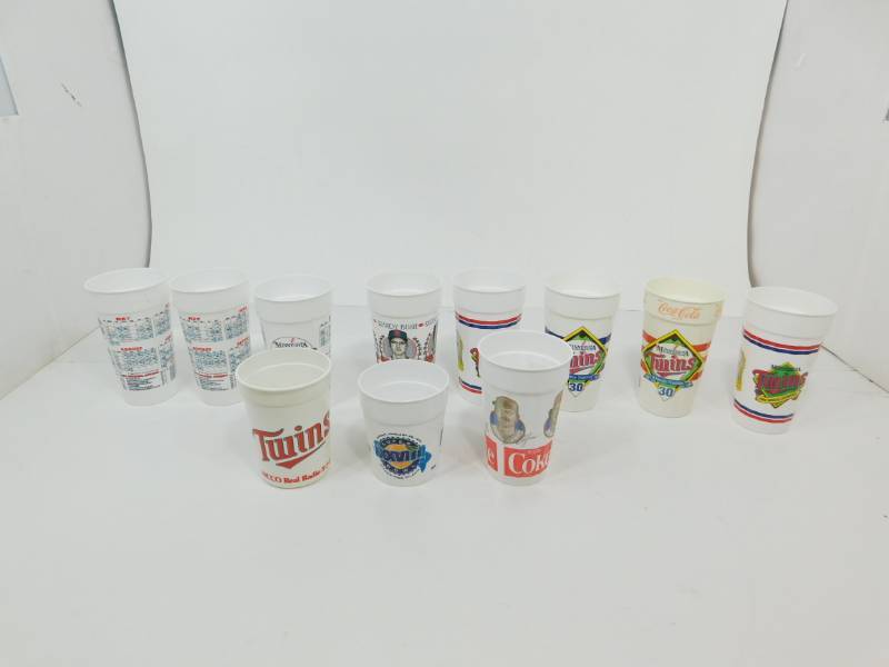 lot 47 image: Ten Plastic Minnesota Twins Cups & One Plastic 1994 Super Bowl XXVIII Cup