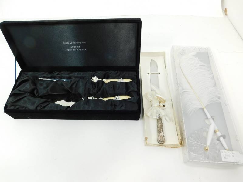 lot 91 image: Wedding Items