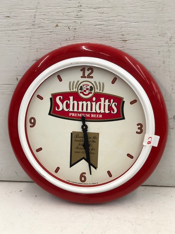 lot 21 image: Schmidts Beer Wall Clock