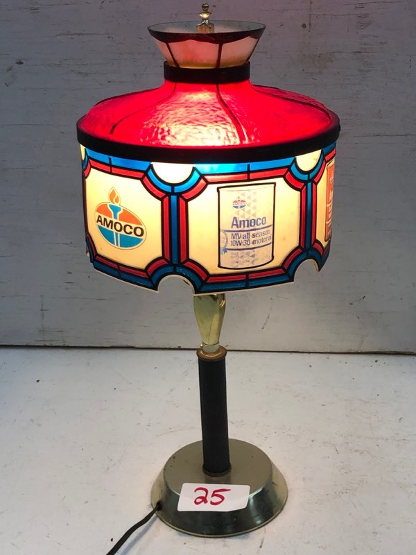 lot 25 image: Amoco Oil Desk Lamp