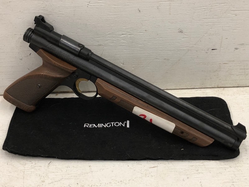 lot 31 image: Crossman Pellet Pistol