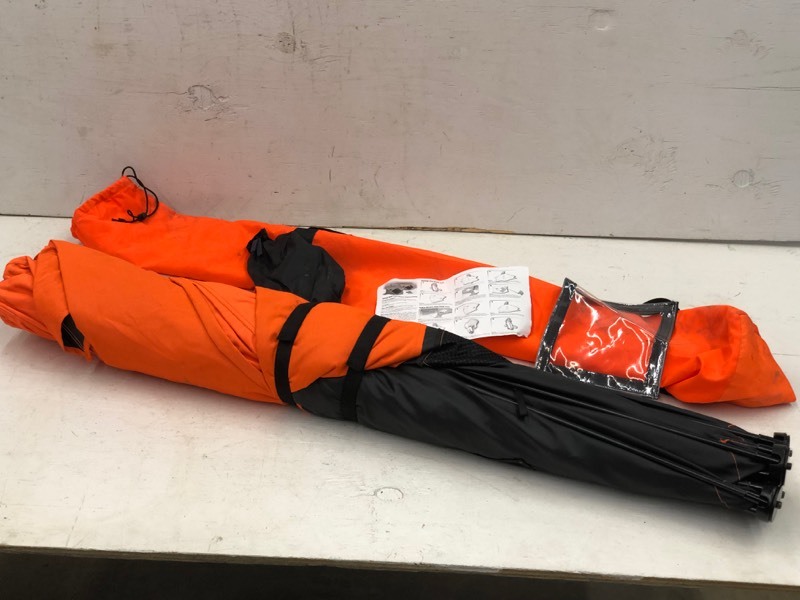 lot 41 image: Blaze Orange Hinting Blind