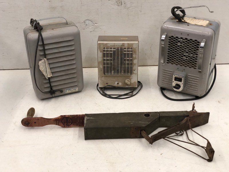 lot 66 image: Tote Of Heaters & Planter Tool