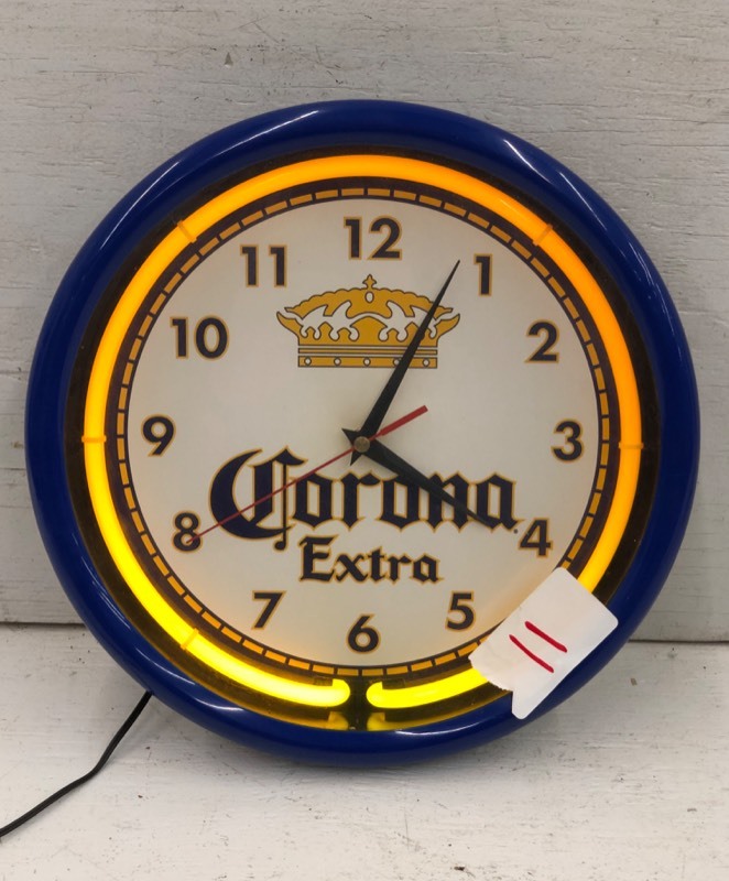 lot 11 image: Corona Extra Wall Clock