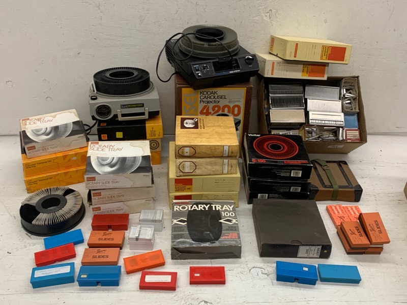 lot 94 image: Kodak Carousel Projector With Accessoires & Supplies