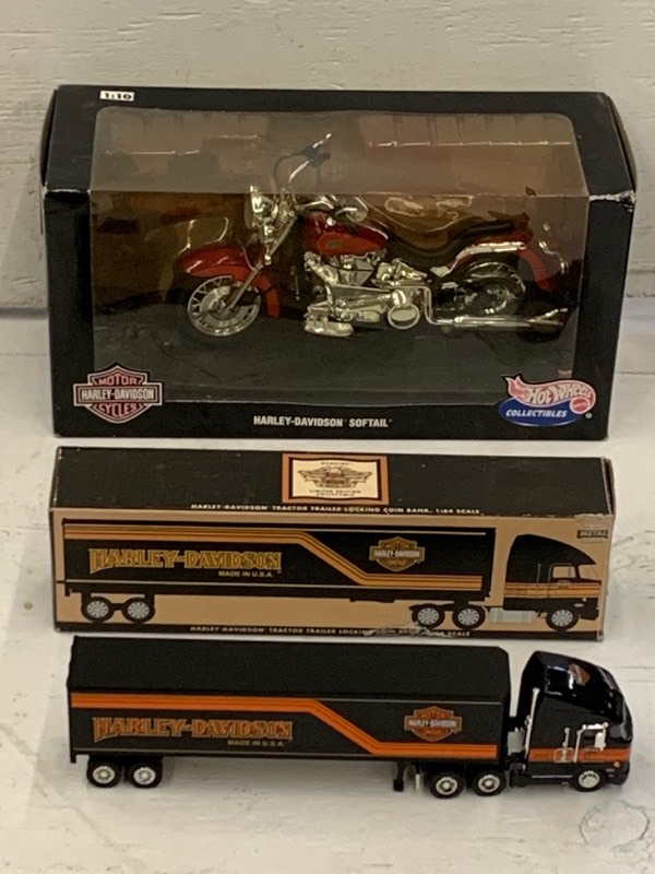 lot 102 image: Harley Davidson Die-Cast Semi & Motorcycle