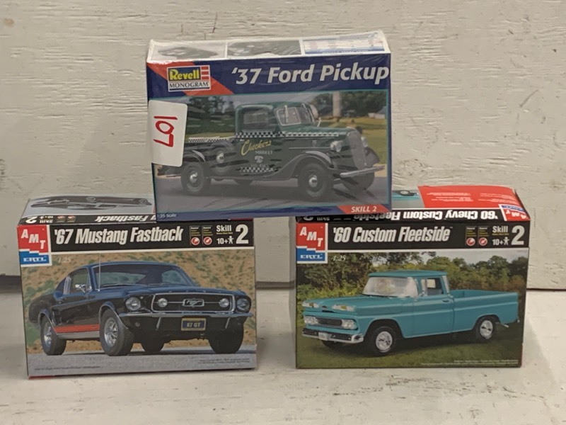 lot 107 image: (3) Scale Model Car Kits