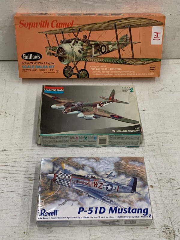 lot 114 image: (3) Aircraft Scale Model Kits