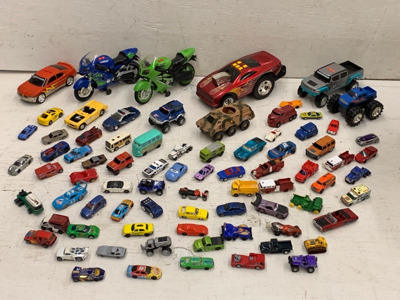 lot 125 image: Box Of Assorted Kids Toys