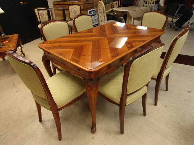 ORNATE, EUROPEAN STYLE DINING SET WITH EXTENSIONS