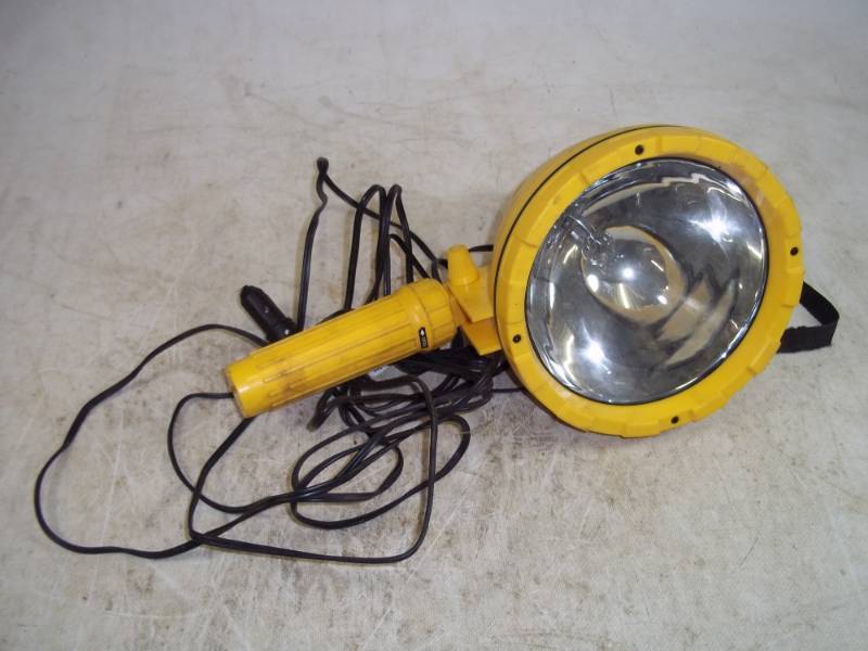 lot 115 image: 12 Spotlight