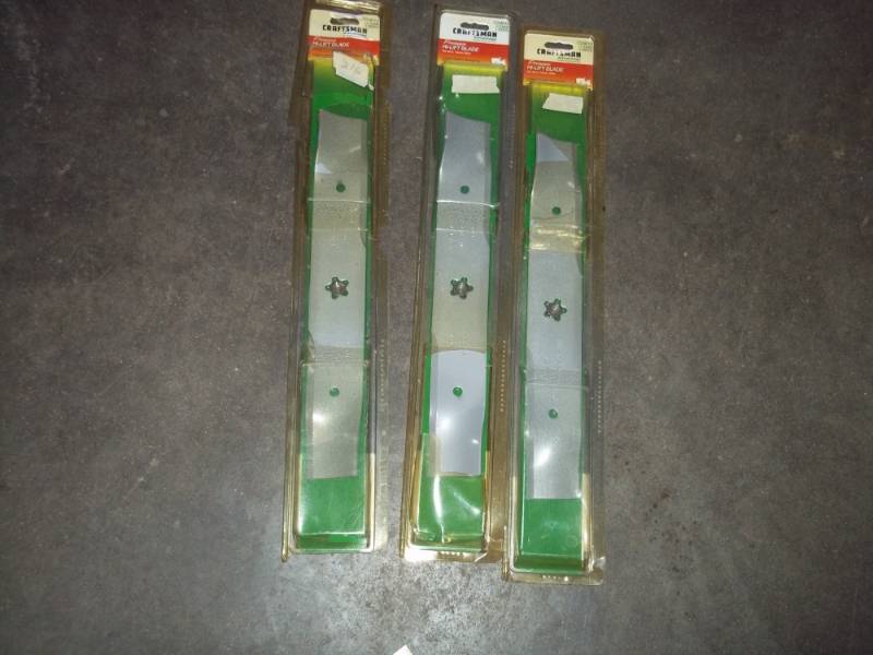 lot 124 image: Craftsman Mower Blades set of 3