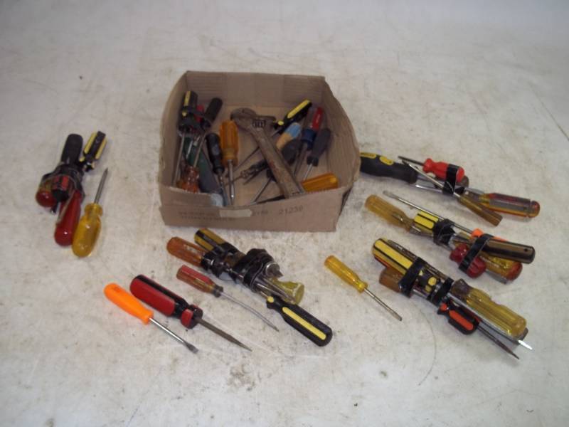 lot 128 image: Assorted Tools