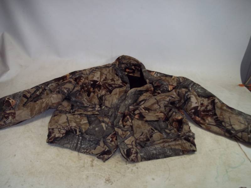 lot 137 image: 2XL Hunting Coat need zipper repair