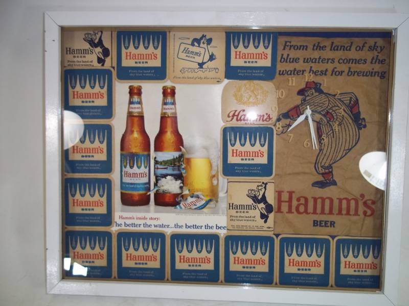 lot 68 image: Hamms Beer Homemade working Clock
