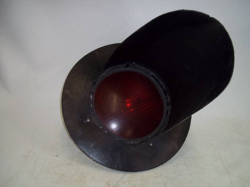 lot 69 image: Rail Road Crossing Light