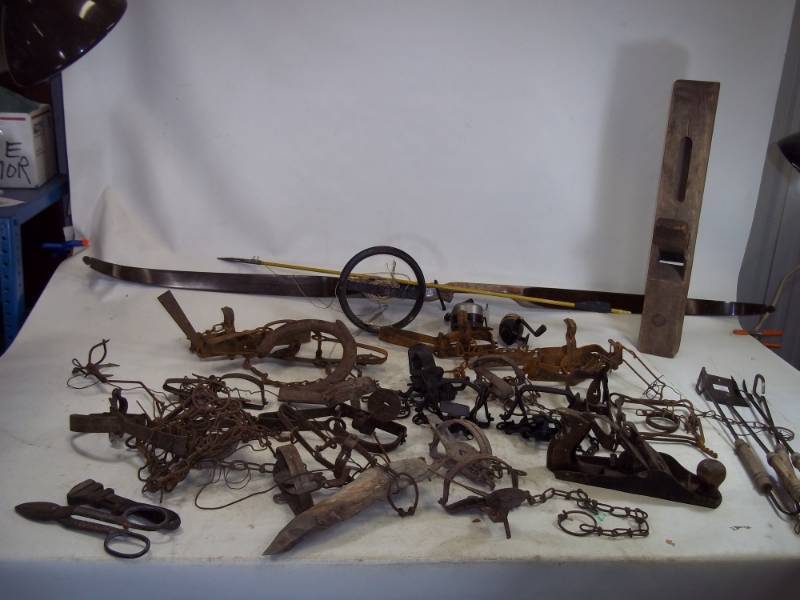 lot 88 image: Vintage Traps, Fish Spearing Bow and Arrow with reels