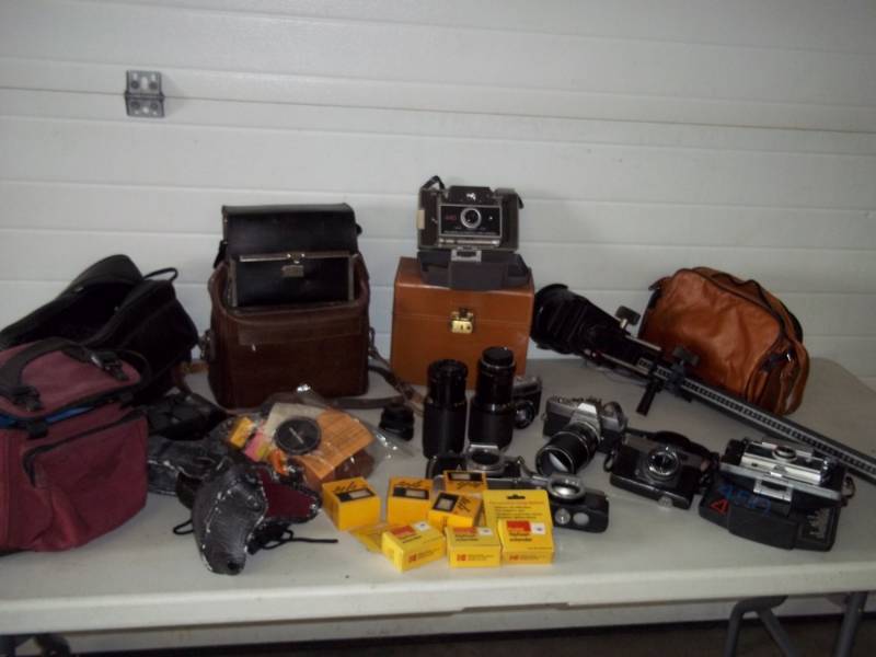lot 89 image: Large Lot of Camera, Lenses and Equipment
