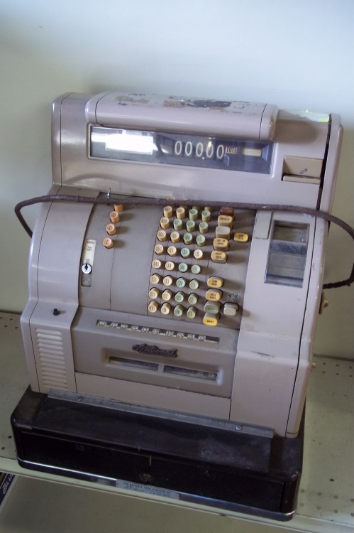 lot 176 image: National Cash Register
