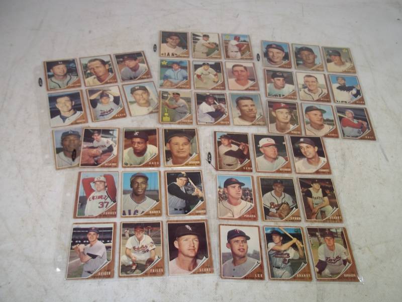 lot 21 image: 1962 Topps Baseball Cards