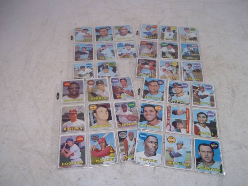 lot 28 image: 1969 Topps Baseball Cards with Mickey Mantle