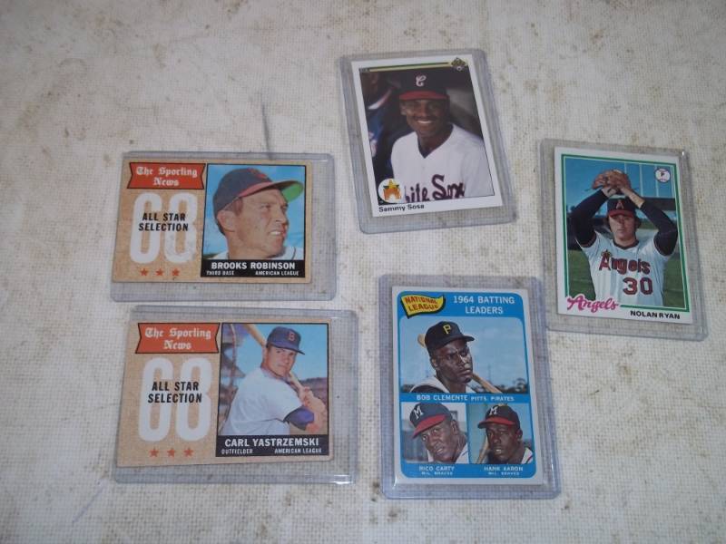 lot 42 image: Group of Vintage Baseball Cards