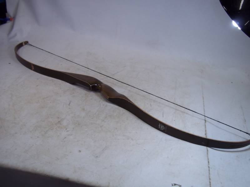 lot 220 image: AMF #40 Bow