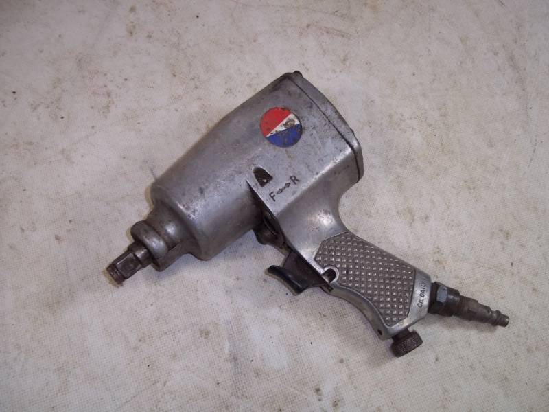 lot 222 image: 12 Air Wrench