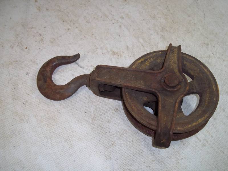 lot 230 image: Vintage Pulley
