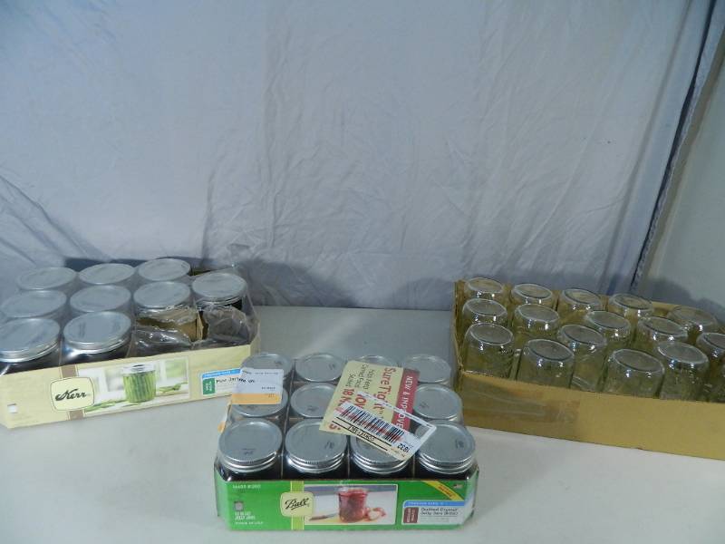 lot 20 image: New and Preowned Canning Jars
