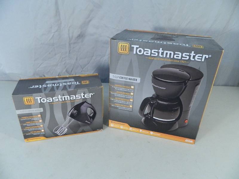 lot 26 image: 2 New Toastmaster Appliances
