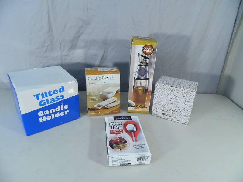 lot 27 image: New Merchandise
