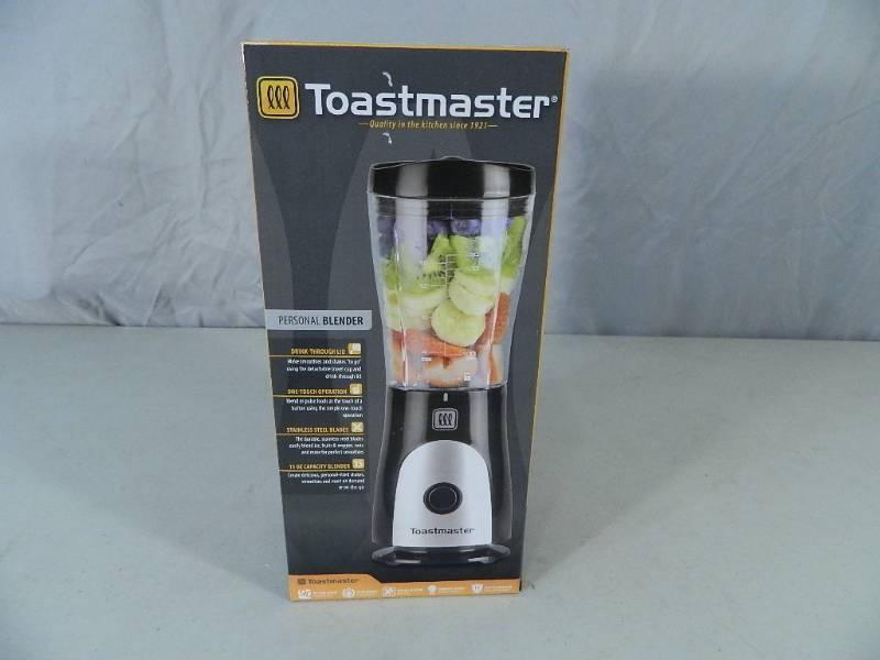 lot 31 image: New Toastmaster Personal Blender