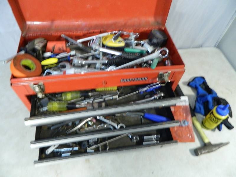 lot 61 image: Craftsman Toolbox Full of Tools