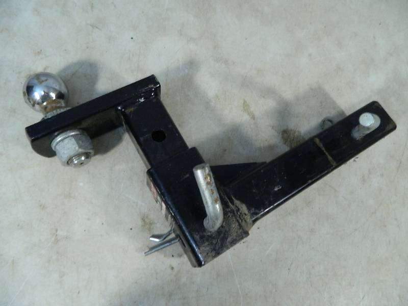 lot 64 image: Adjustable Hitch
