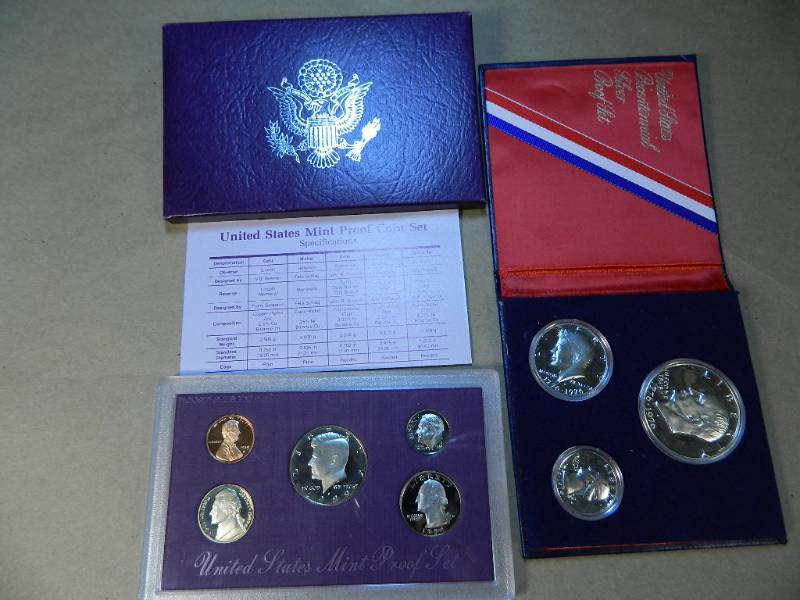 lot 73 image: 1989 Proof Set and Bicentennial Silver Proof Set