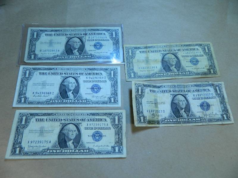 lot 74 image: Qty 5 - Silver Certificate 1 Dollar Bills