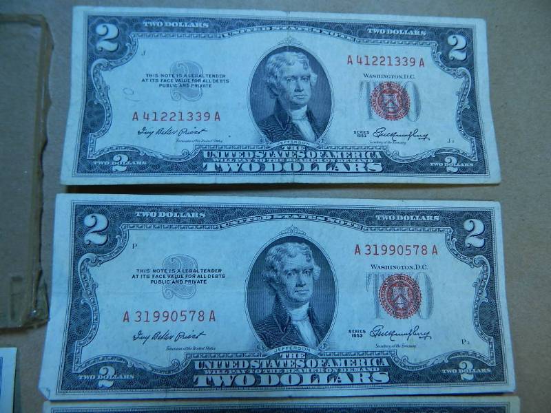 lot 75 image: Qty 5 - 2 Dollar Bills