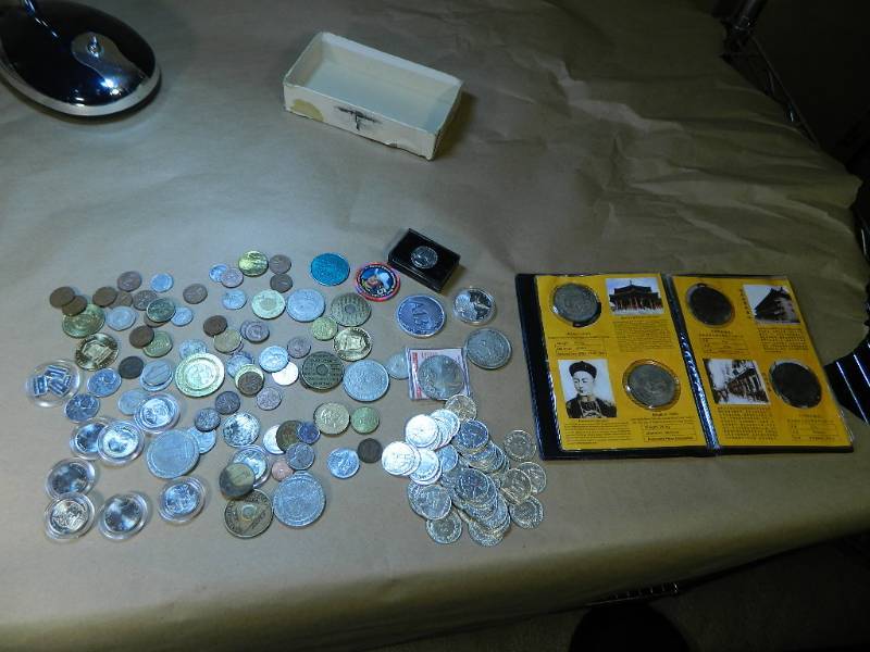 lot 78 image: Assorted Foreign Coins, Collectibles, Etc