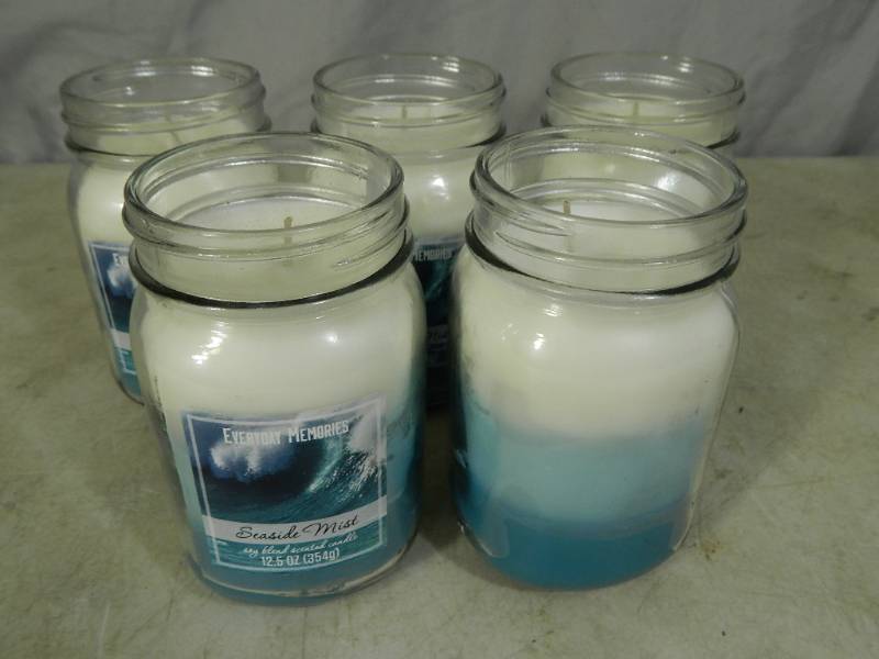 lot 104 image: 5 New Mason Jar Candles