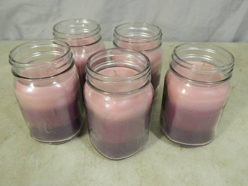 lot 105 image: 5 New Mason Jar Candles