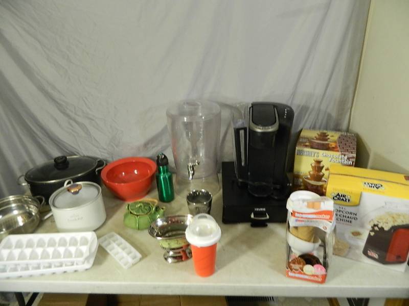 lot 148 image: Kitchen Appliances, Kuerig, and More